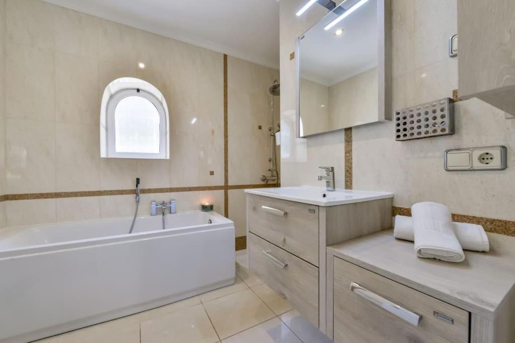 Villas Guzman - Tango Calp Extérieur photo